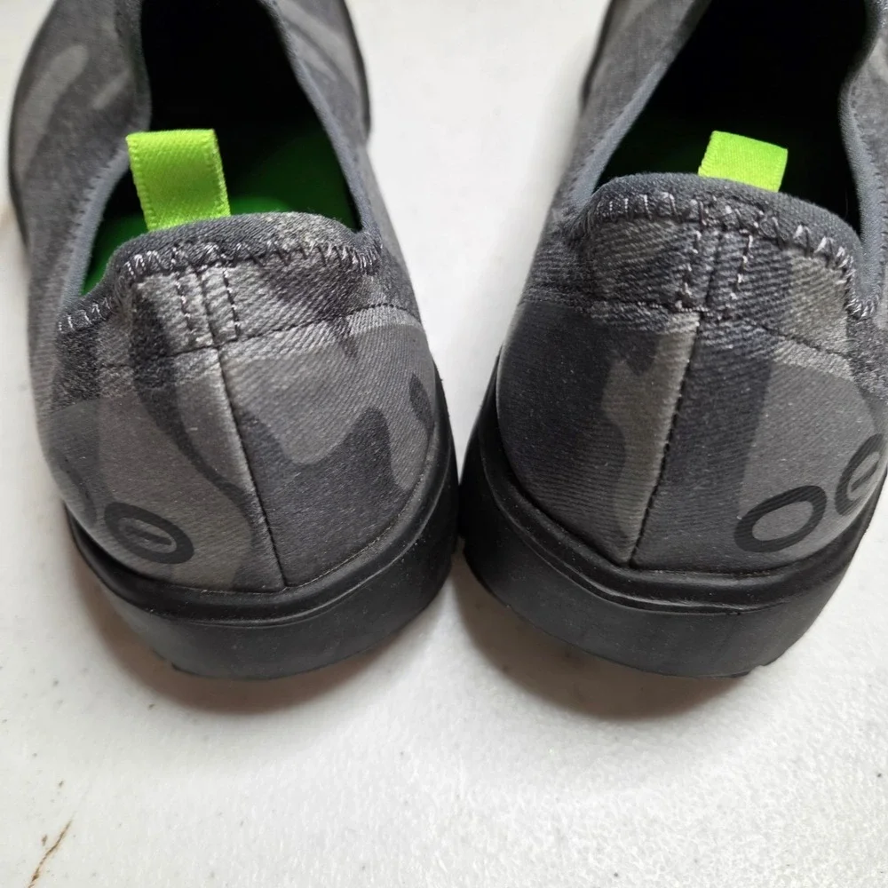 OOFOS Women's or Youth Gray Camouflage Eezee Slip On Shoes Size 6/37